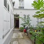 Welkeys - Crozatier Apartment