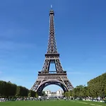 Great Sized Studio Next To Invalides