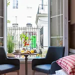 Artisan Lofts Courtyard Opera