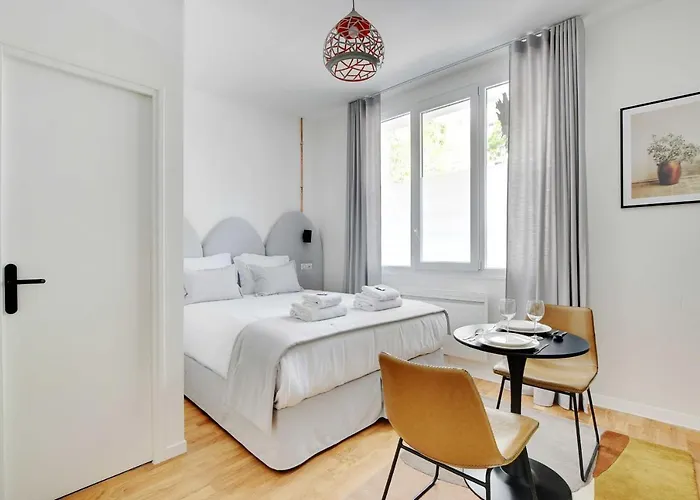 Amazing Apartment-2P-Sacre Coeur-Poissonniers-4