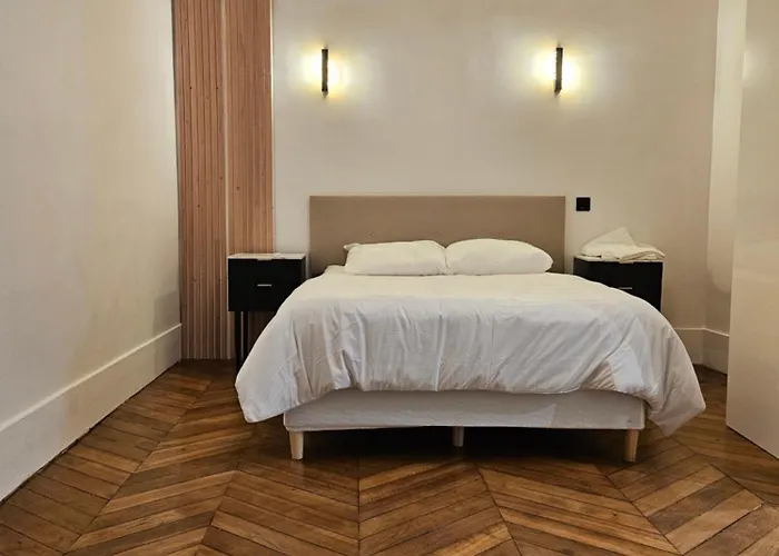 Highstay Champs Elysees Arc De Triomphe