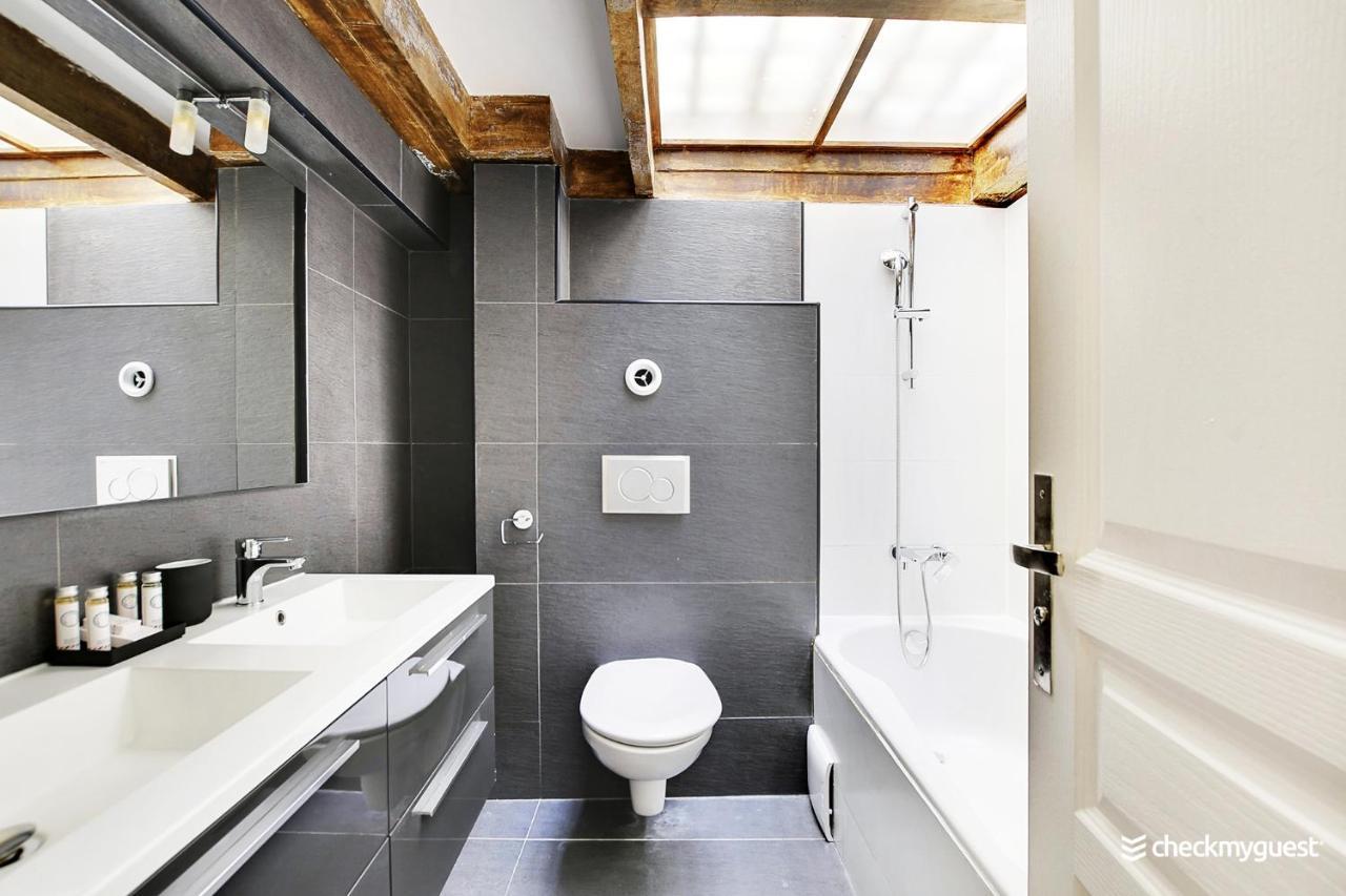 Magnifique Loft Atelier Parisien 180m2. Appartement