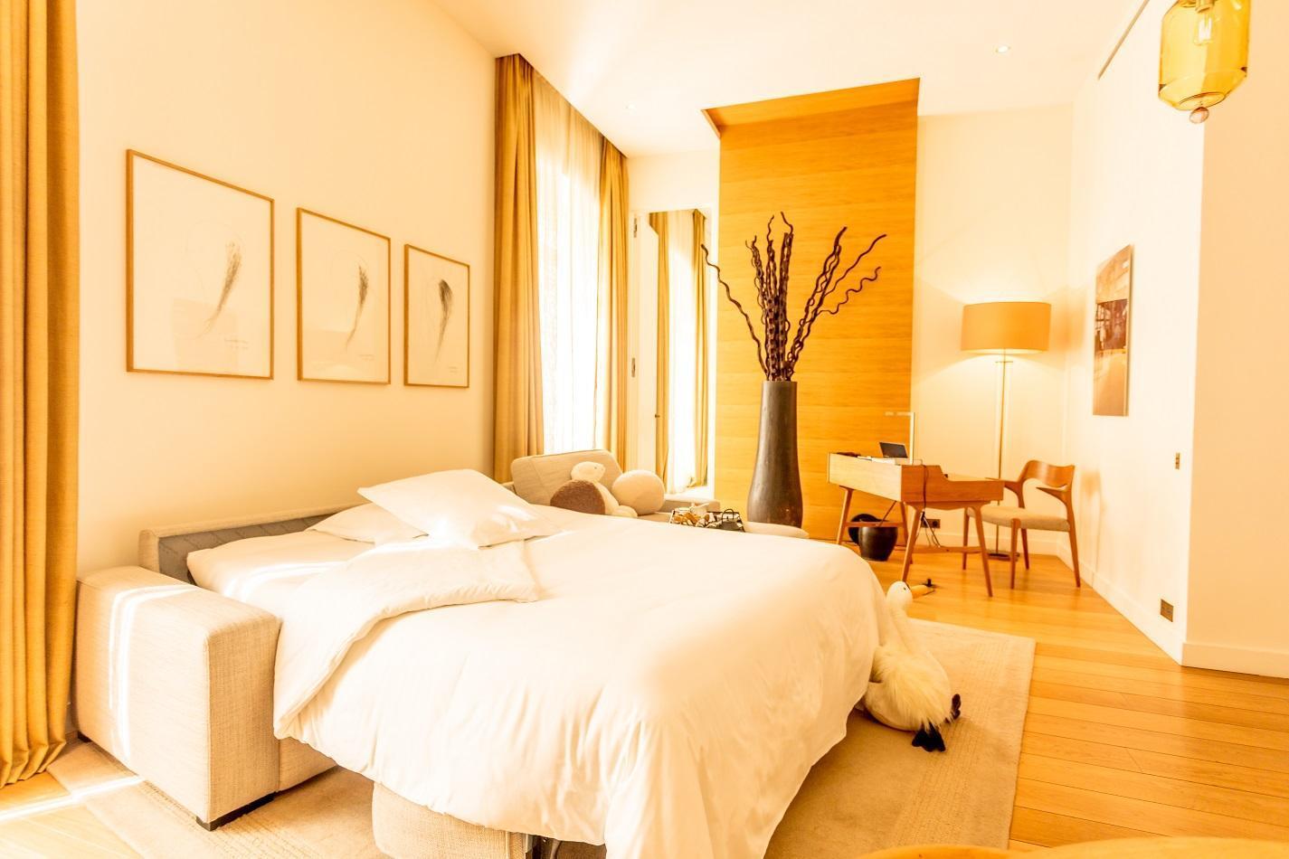 Marignan Champs-elysees Hotel