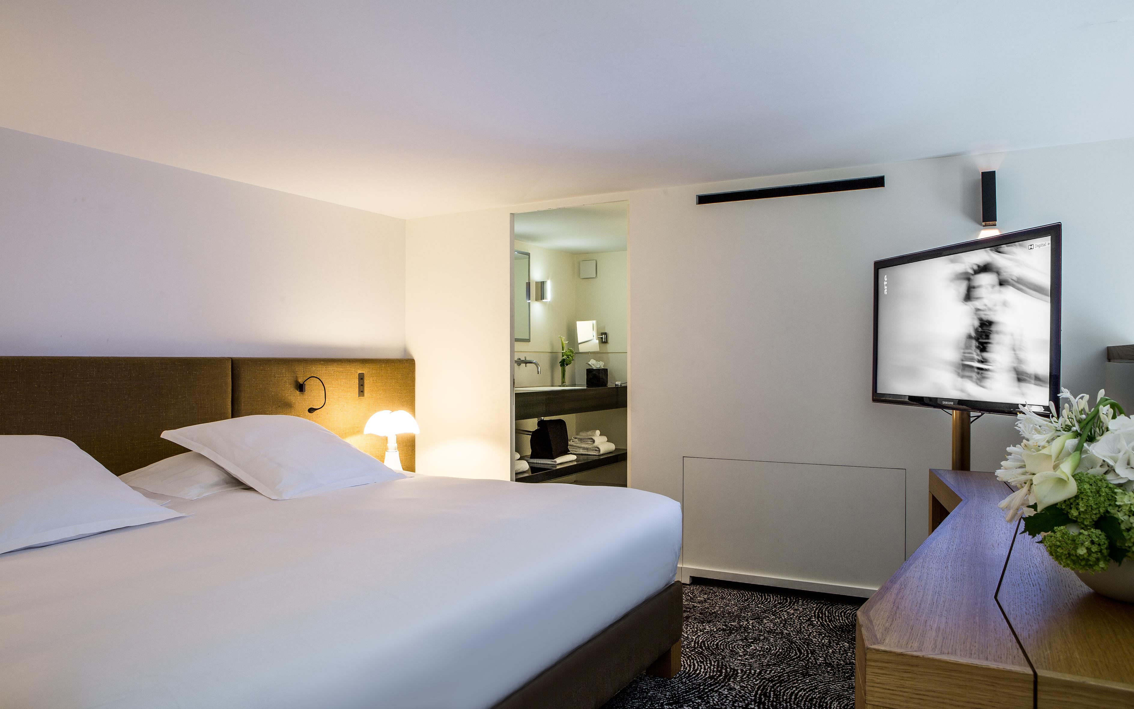 Marignan Champs-elysees Hotel