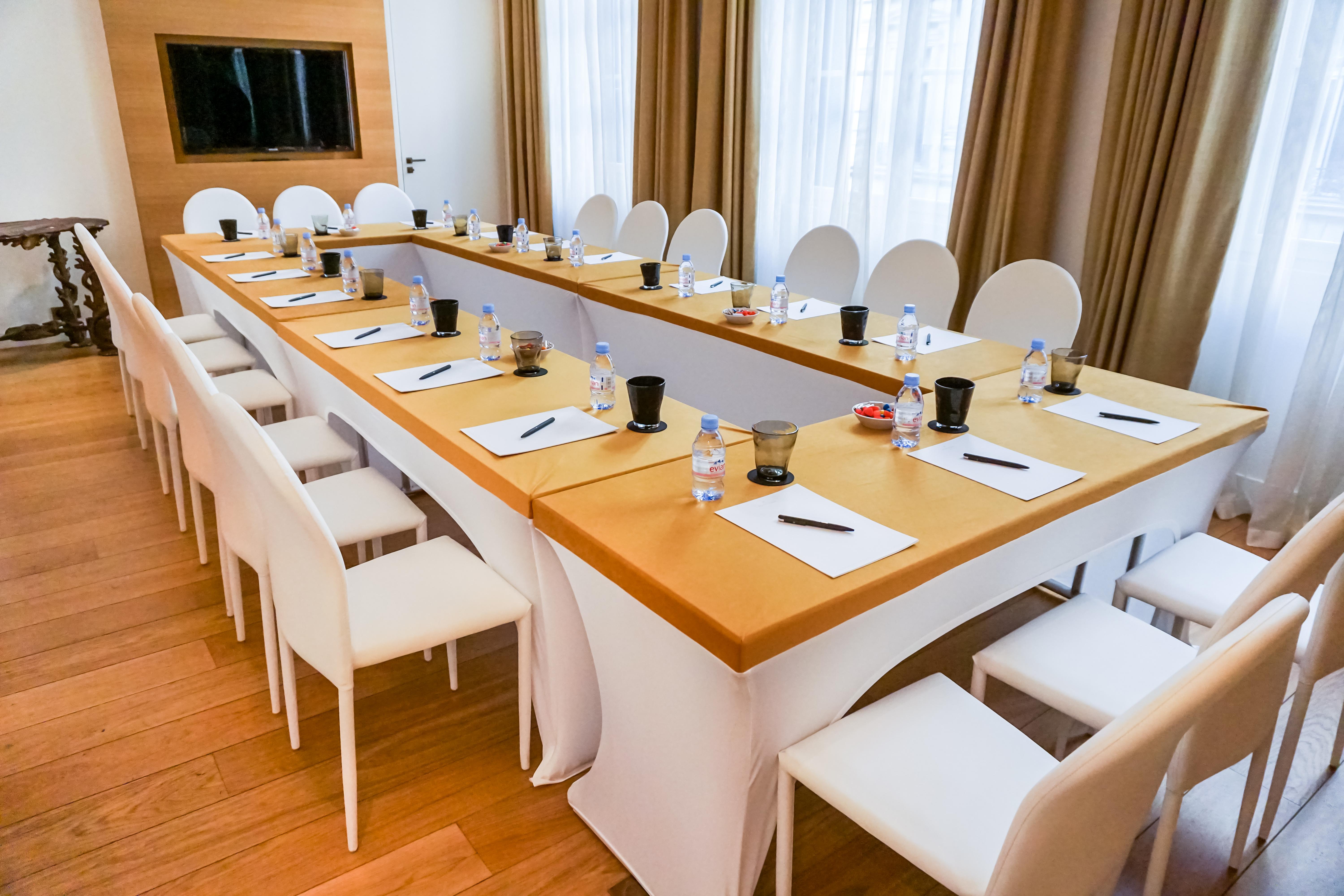 Marignan Champs-elysees Hotel 5*