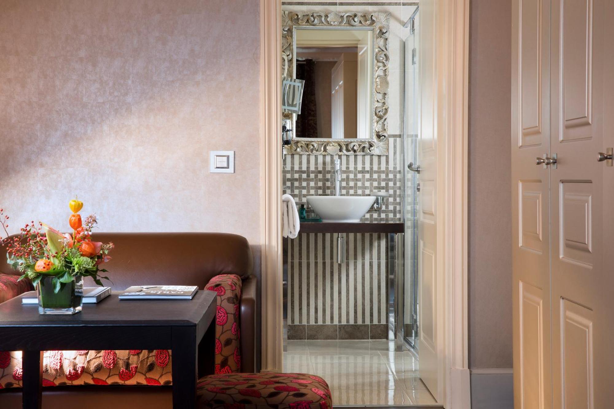 Hotel Ares Eiffel 4*