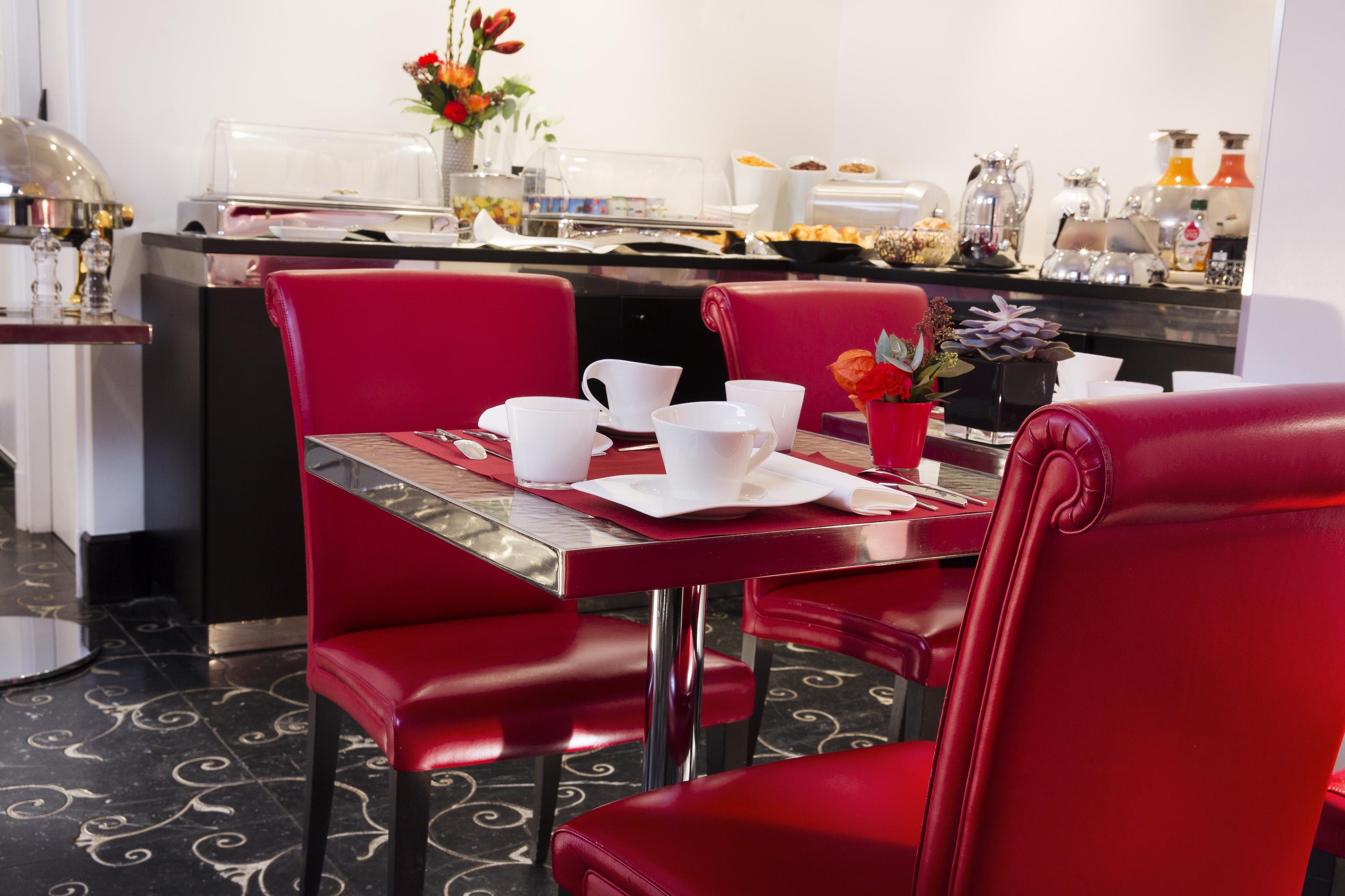 Ares Eiffel Hotel 4*