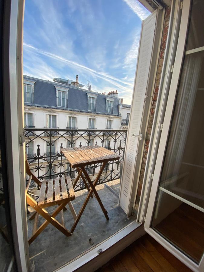 Tour Eiffel Volontaire Apartment Paris