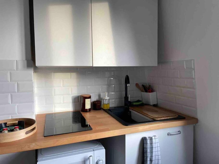 Studio Contemporain Dans 12eme Arrondissement Appartement