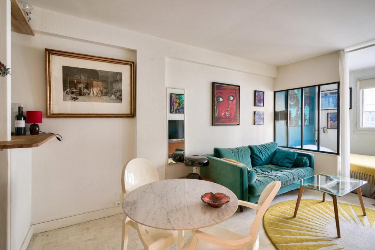 Adorable Studio In The Heart Of Apartment Paris