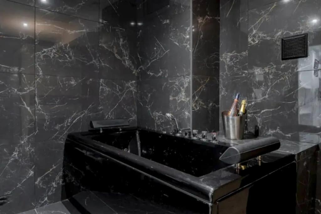 Magnifique Avec Sauna Et Jacuzzi Appartement Paris