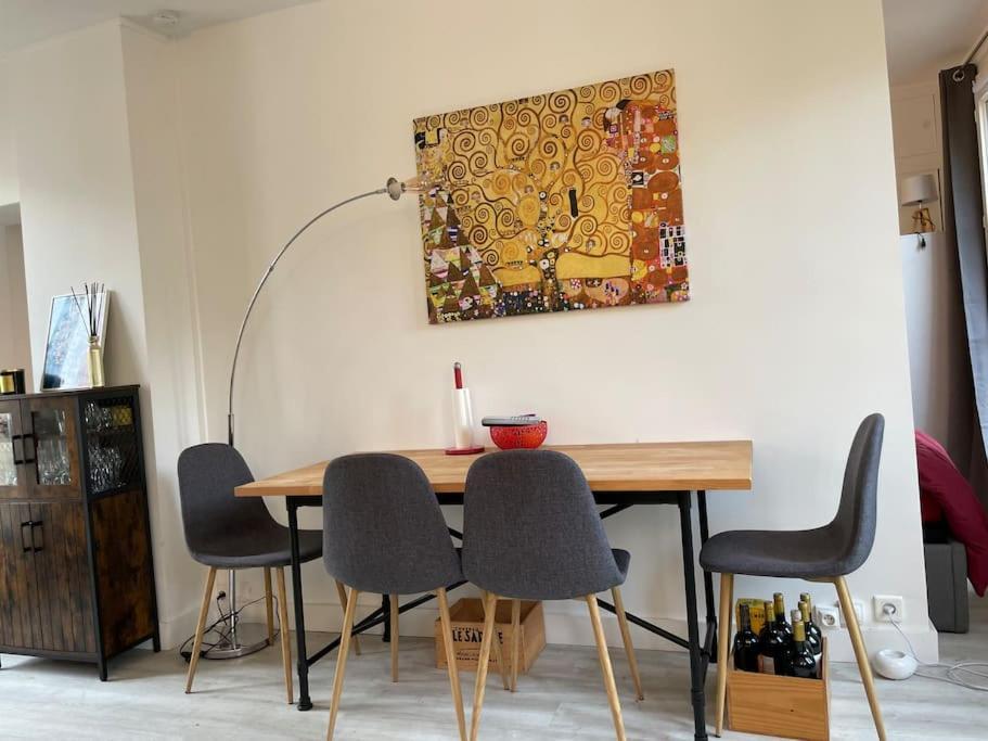 Close To Pantheon +luxembourg Garden * Paris