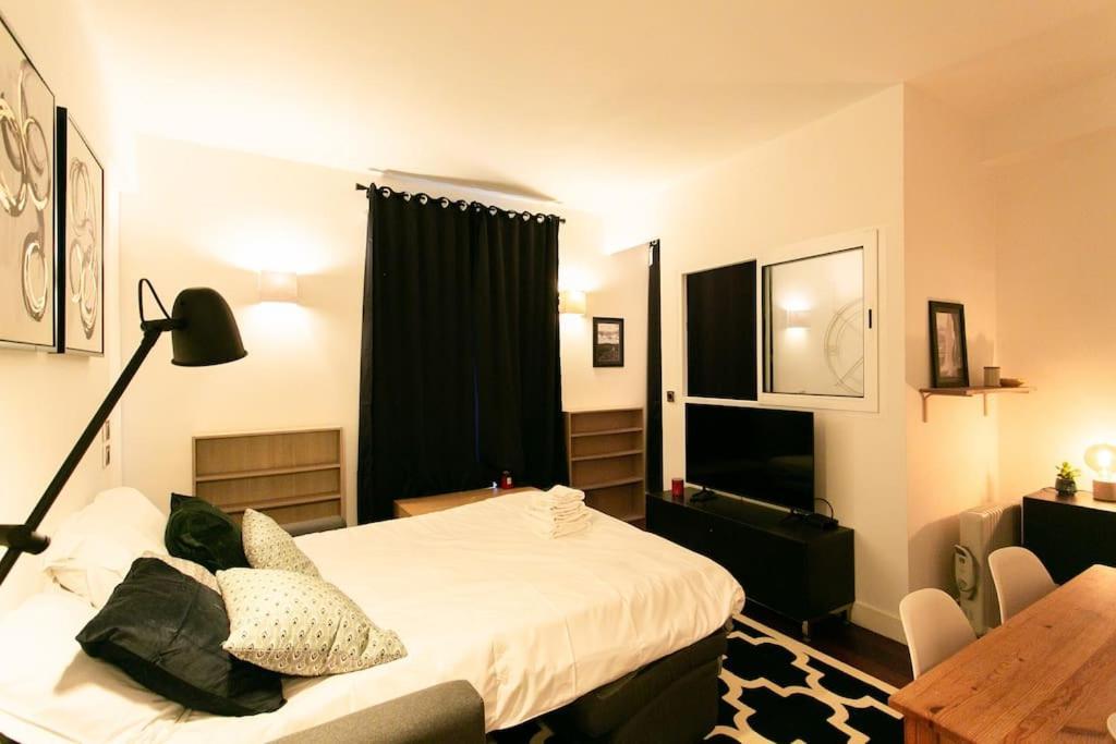 Appartement Trois Pieces Au Coeur De Montmartre *