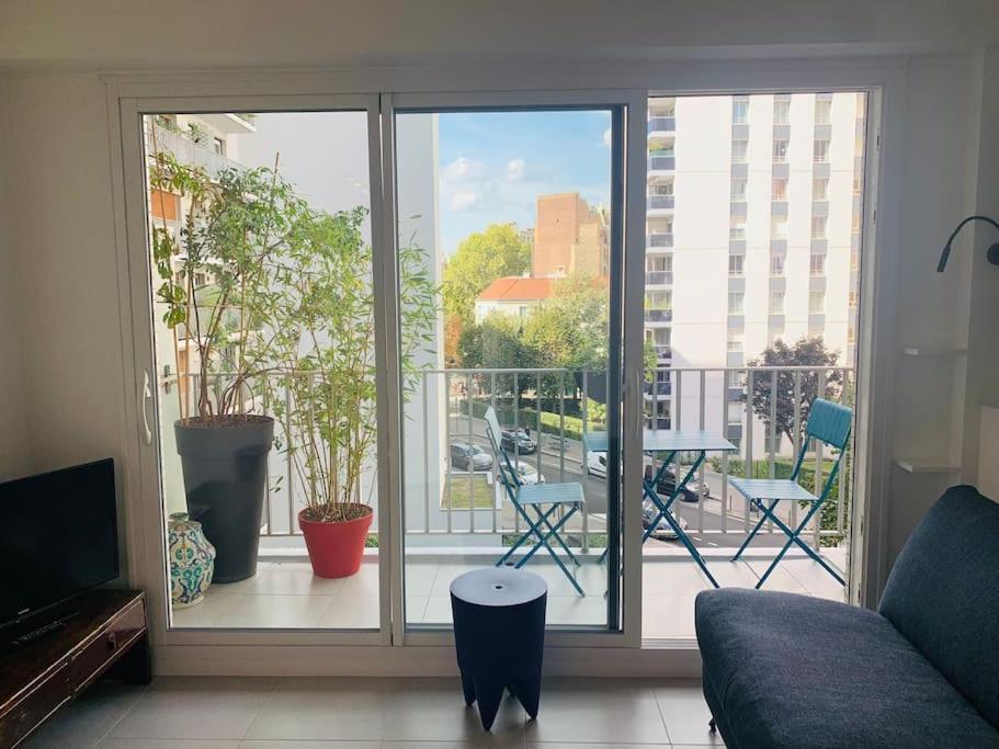 Cozy With Terrace