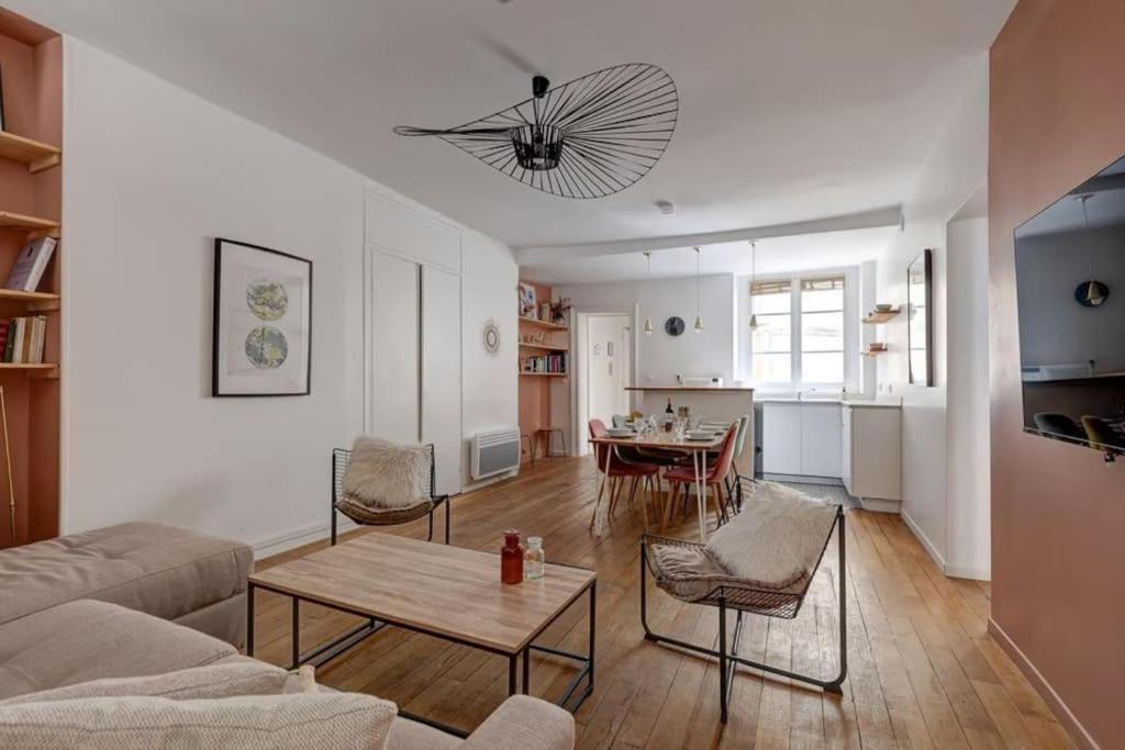 Apartment Louvre Montorgueuil Historical Center 3br Ii Paris