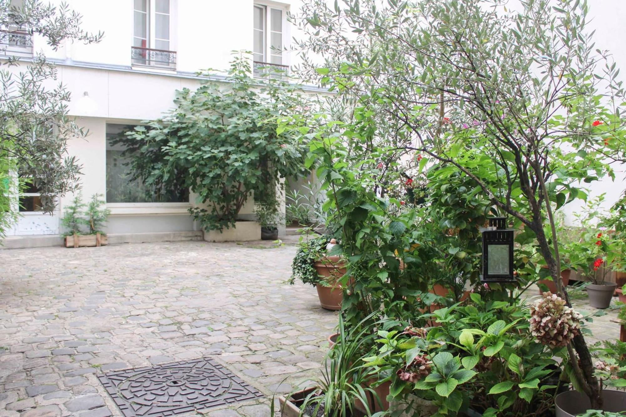 Comfortable Cocoon Close To Montmartre Apartment Paris