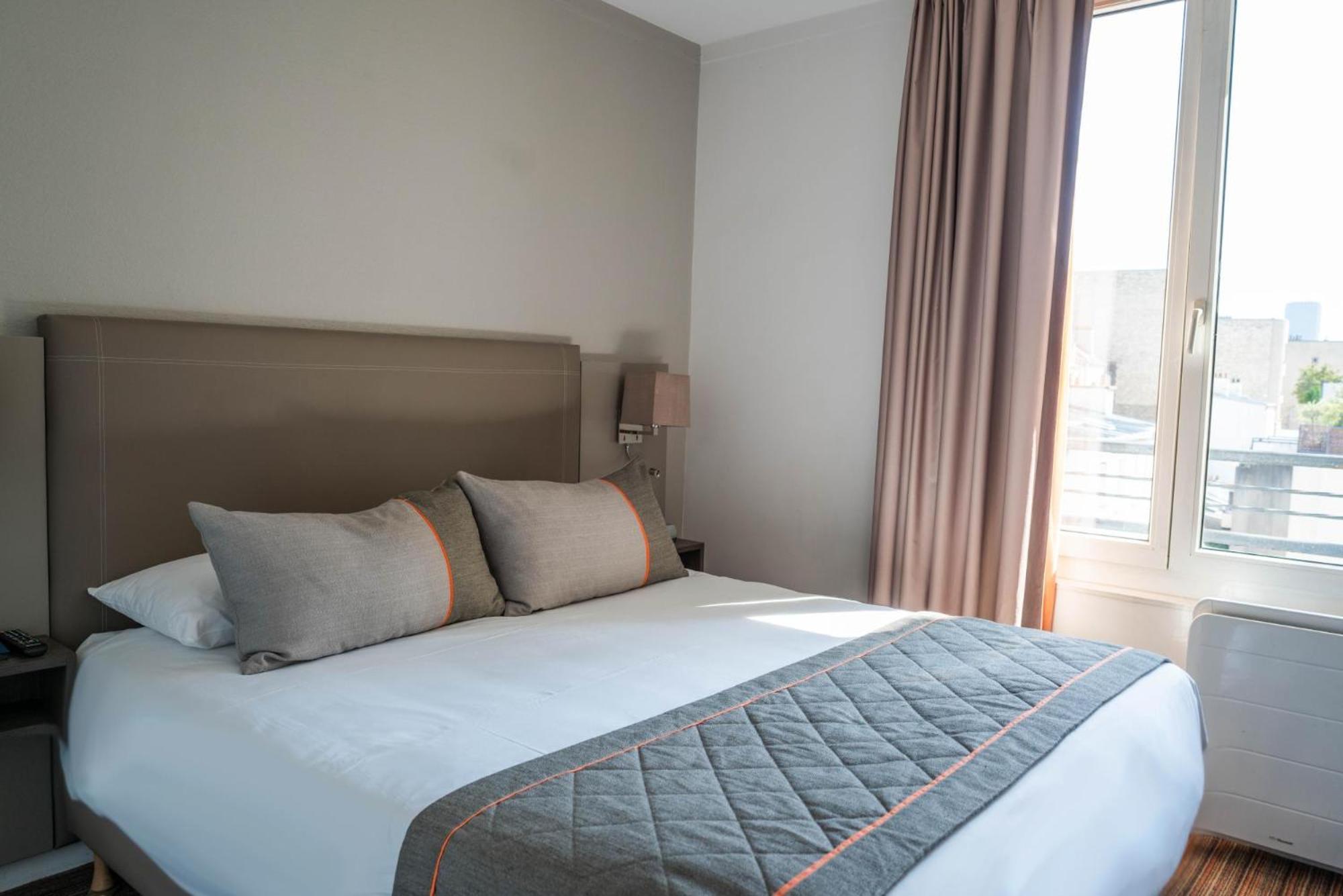 Hotel Timhotel Tour Eiffel 3*