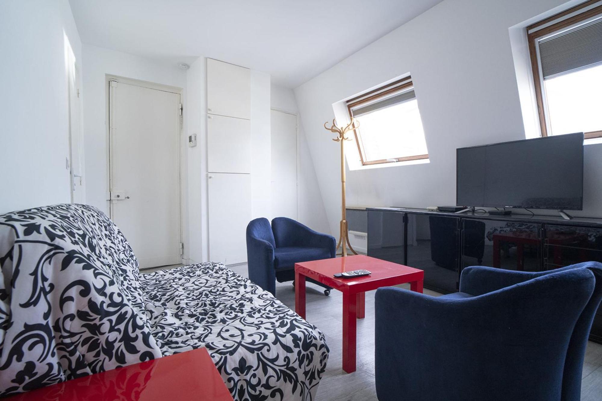 Comfortable In The Heart Of * Paris