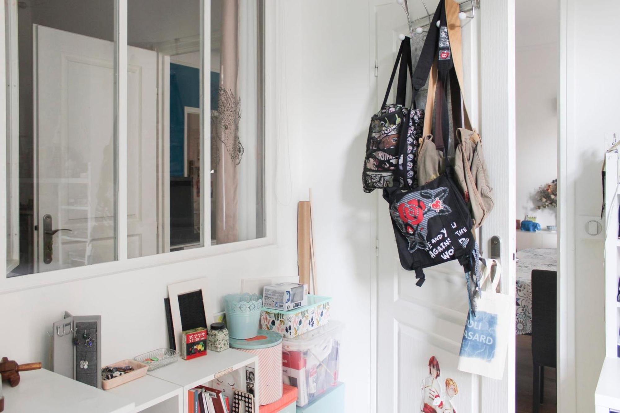 Spacious Family Nest Facing Square Des Epinette Apartment *