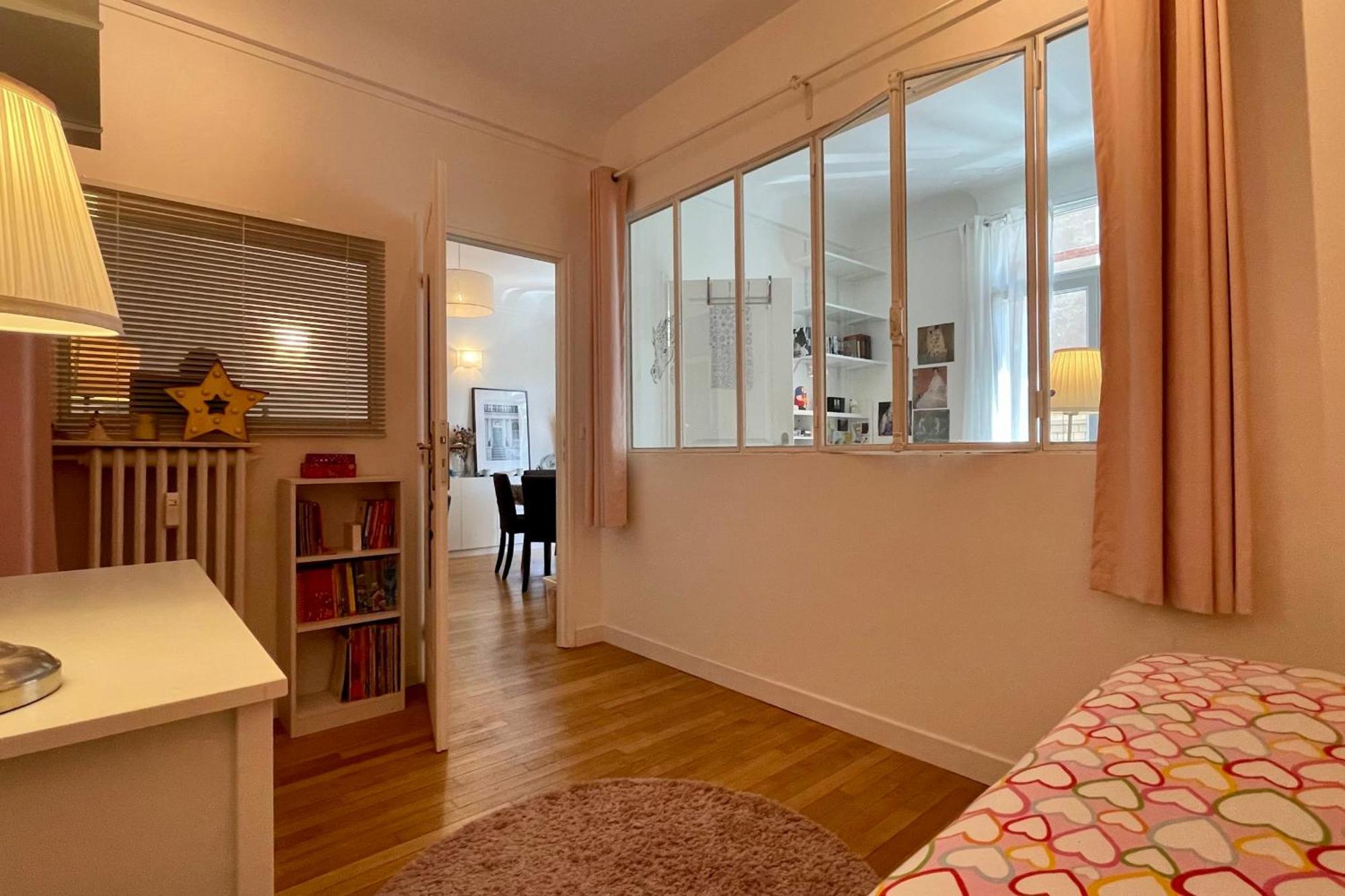 Spacious Family Nest Facing Square Des Epinette Apartment Paris