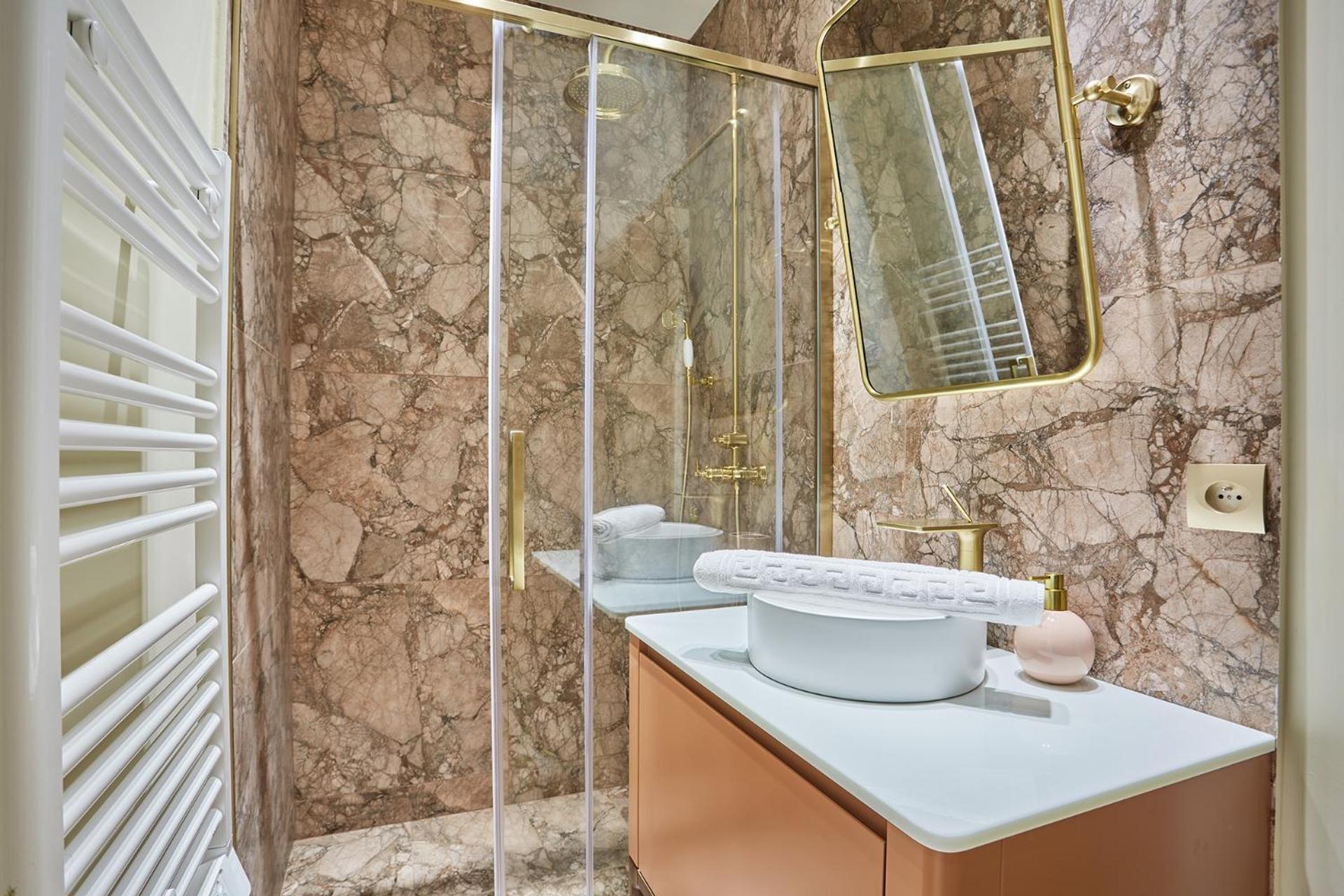3 Bedrooms Center Of By Prestige Apartment Paris
