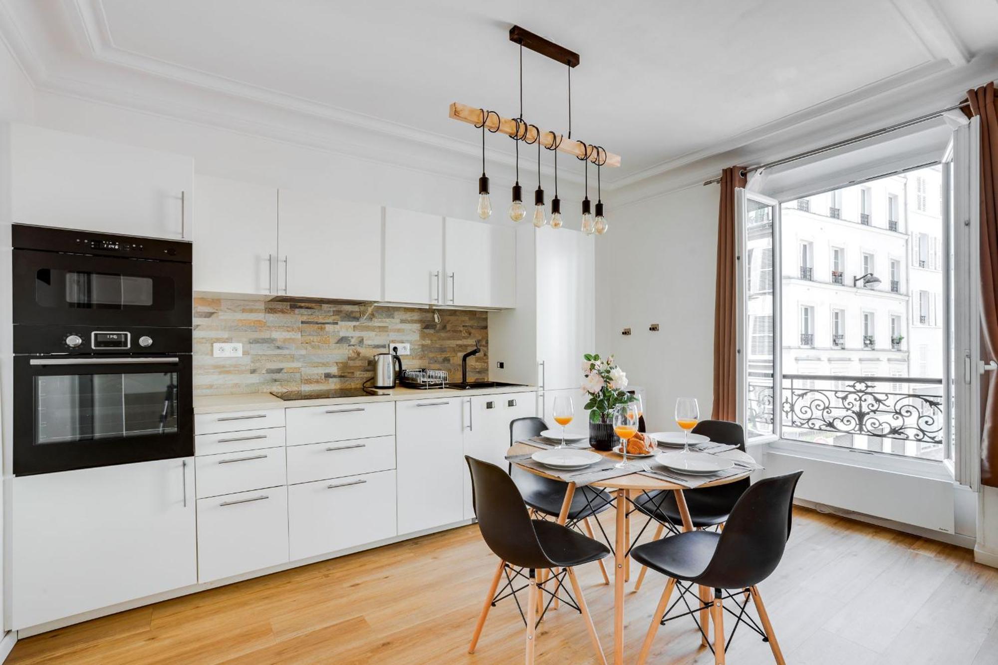 Apartment Montmartre & Sacre-coeur - 2br - Cityapartmentstay *