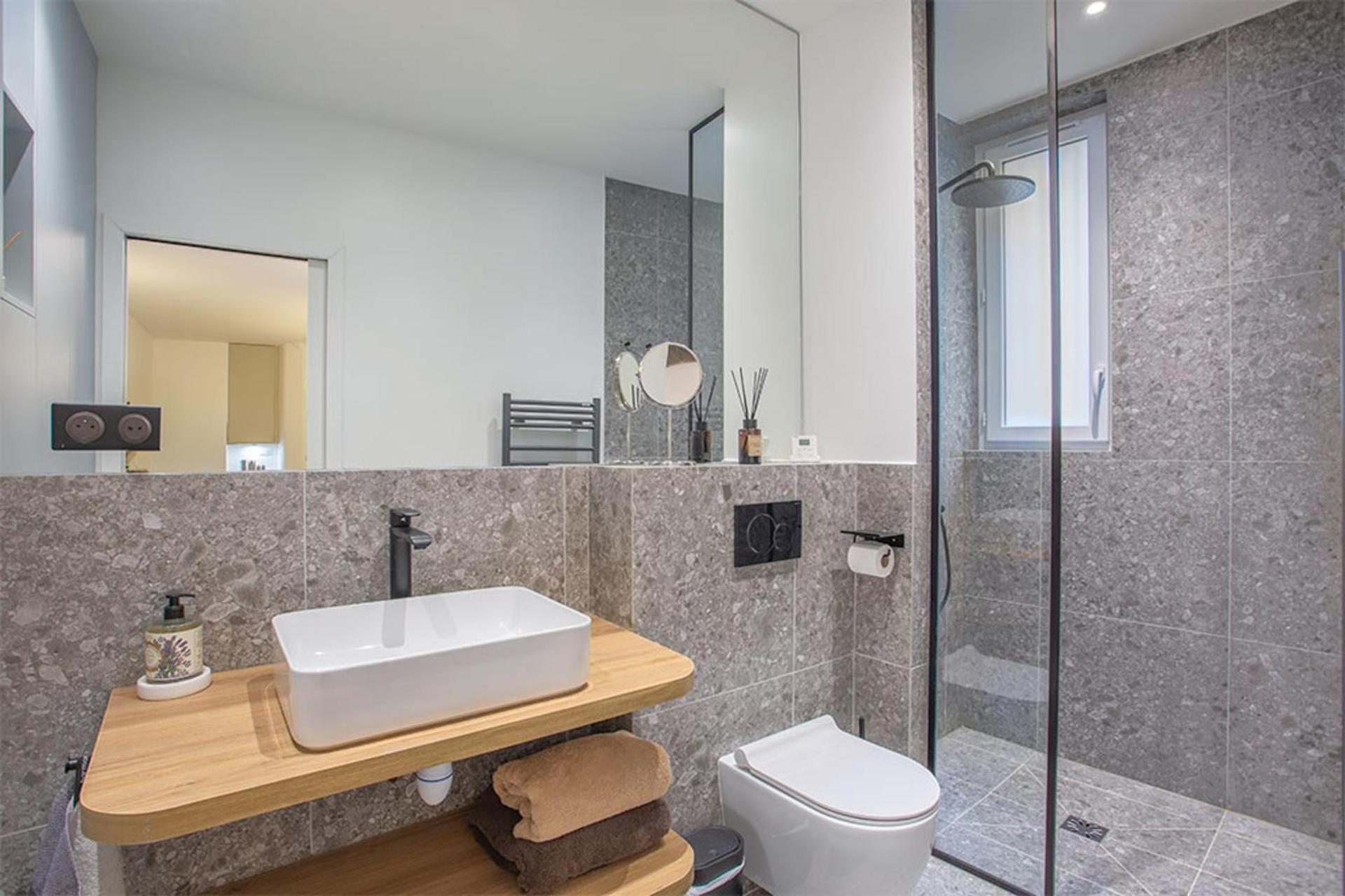 Montmartre Rochechouart - 1 Bed Appartement Paris