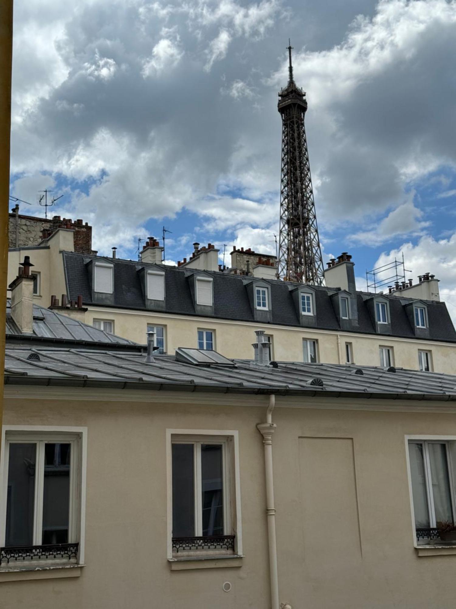 Eiffel Playcation Apartment *