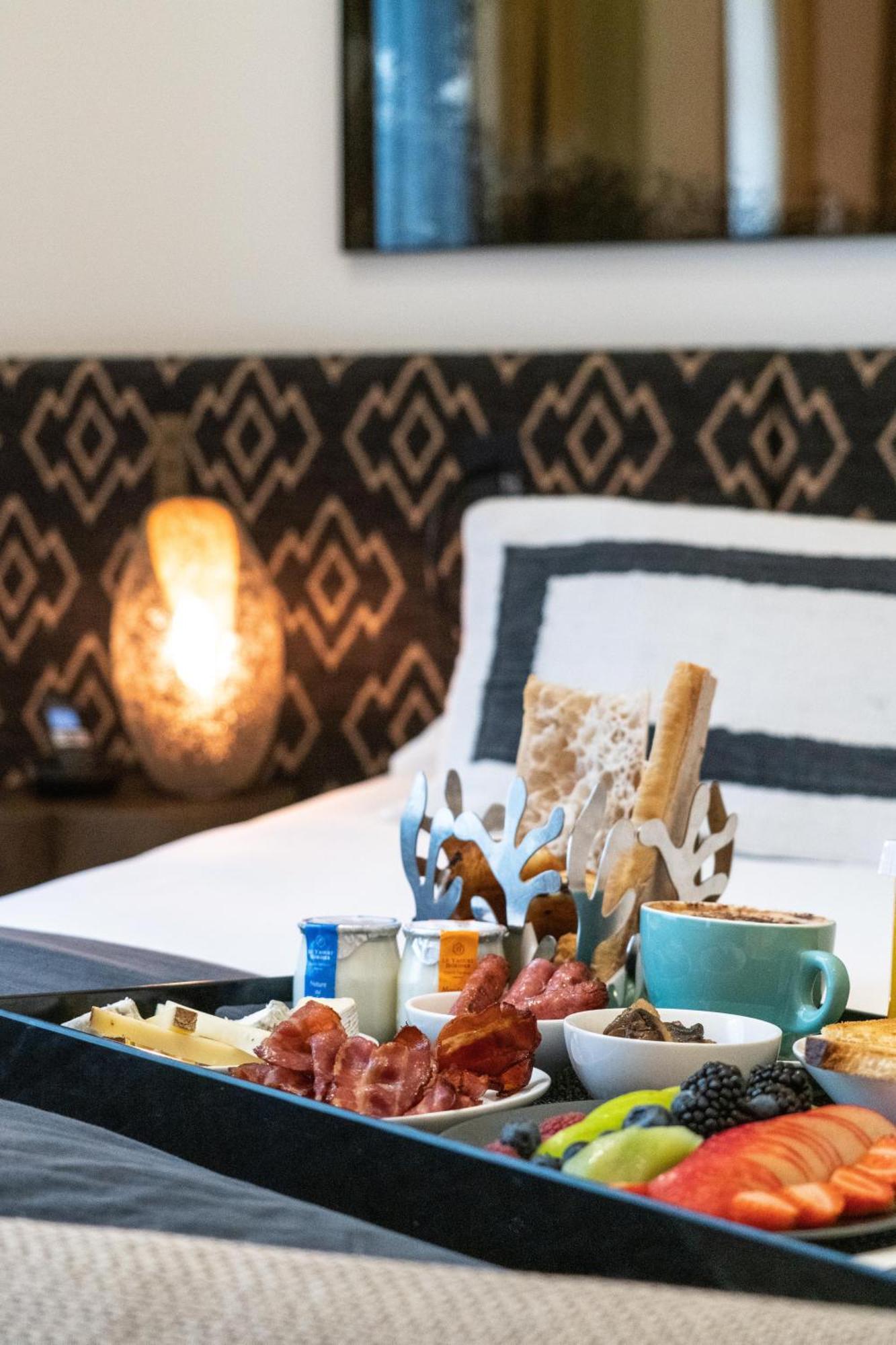 Marignan Champs-elysees Hotel