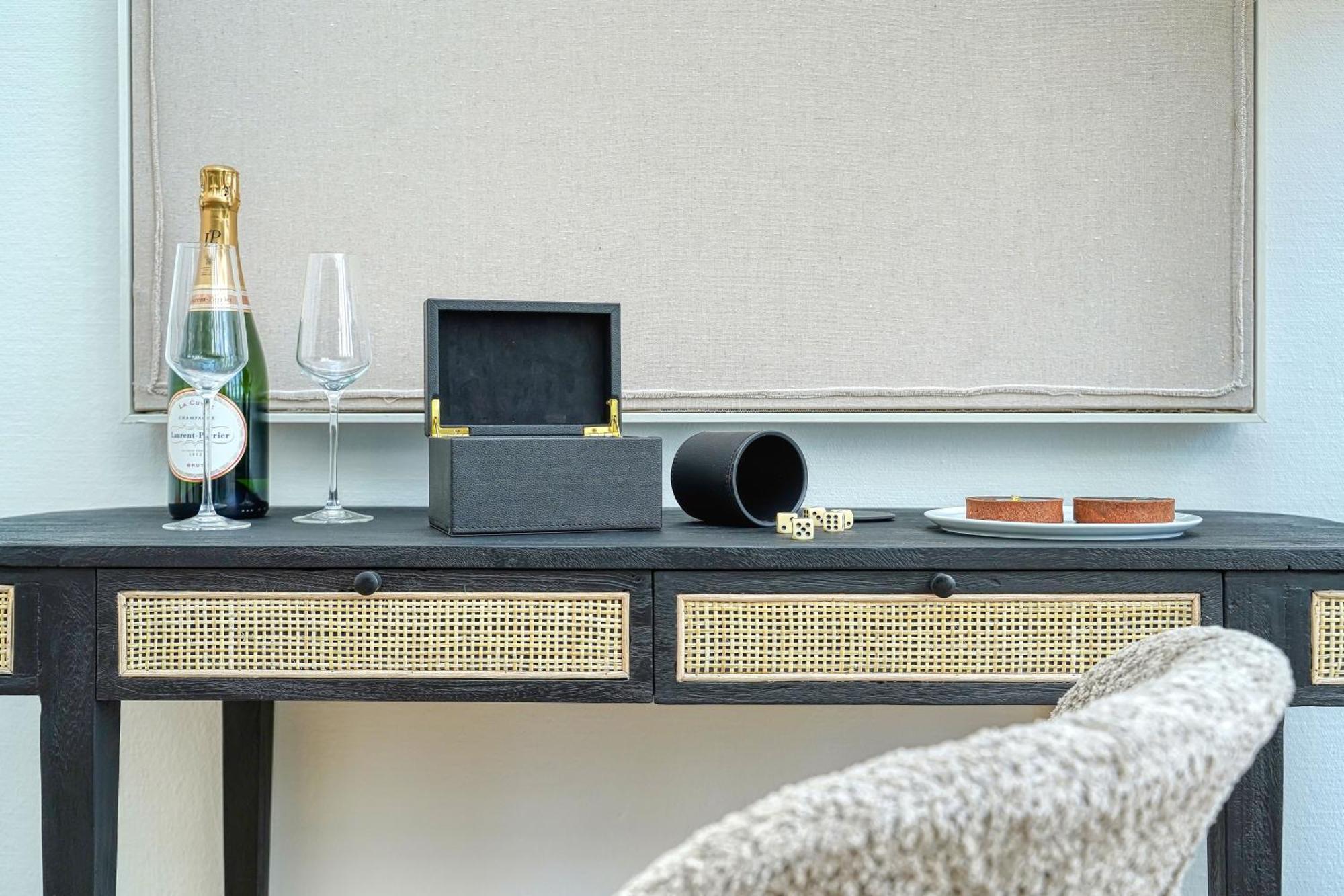 Sweett - Wagram Apartment Paris