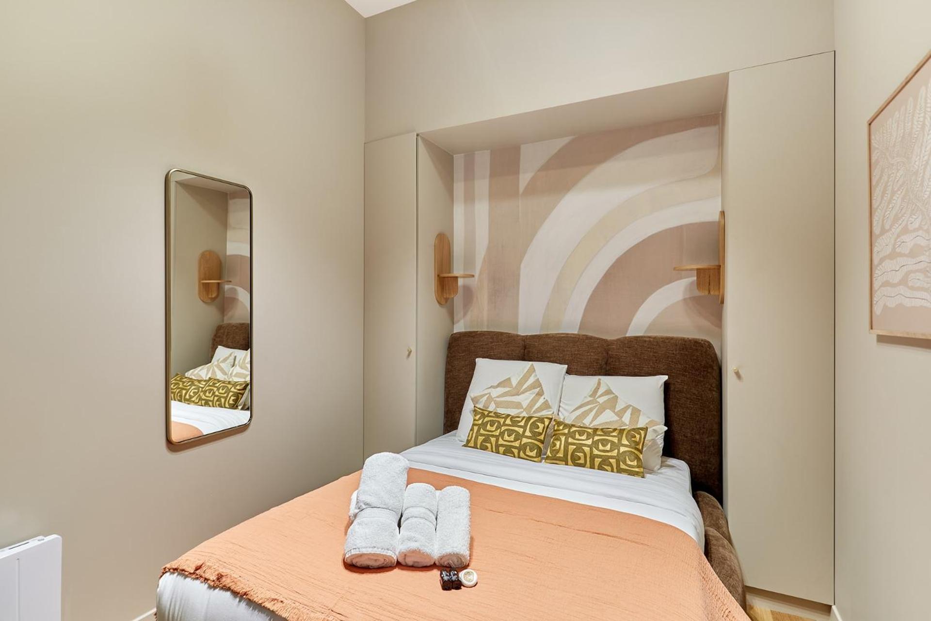 Superb 2 Bedrooms Centrer Of By Prestige Apartment *