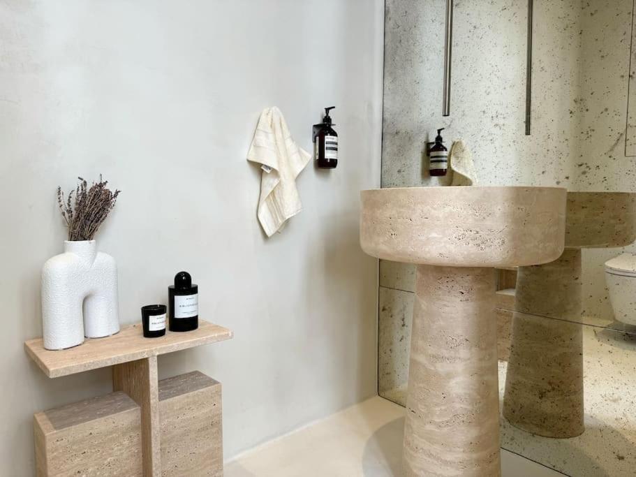 De Luxe Marais Apartment Paris