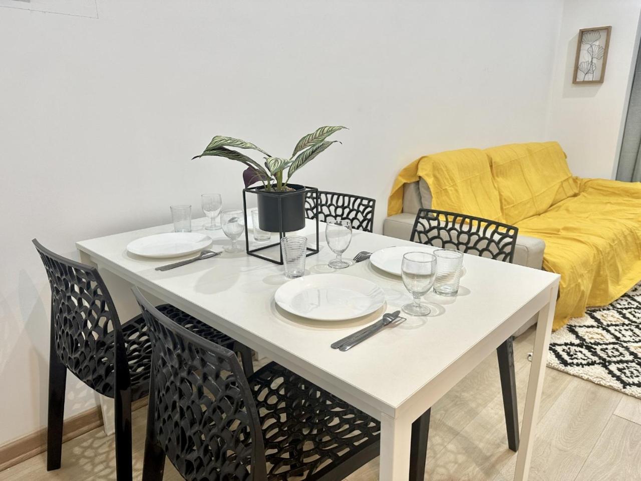 Apartment Modern Comfort In 15th District In Lakanal
