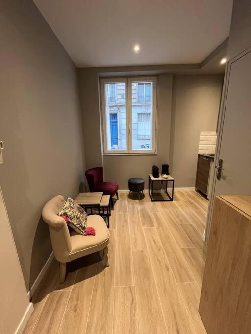Apartment Flat *