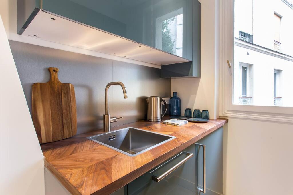Montmartre Seveste Magnifique 2br * Paris