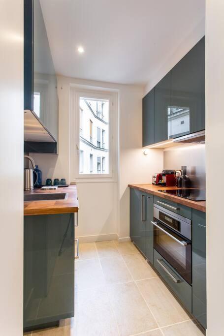 Montmartre Seveste Magnifique 2br * Paris