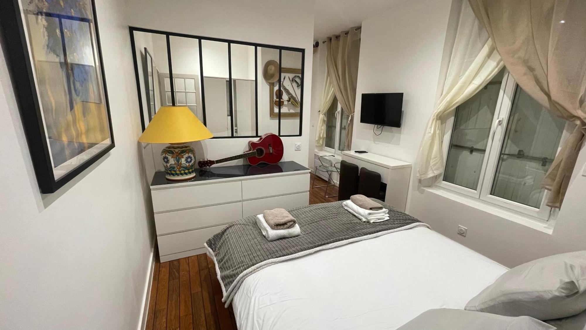 Magnifique 2 Pieces, Clair Neuf Appartement Paris
