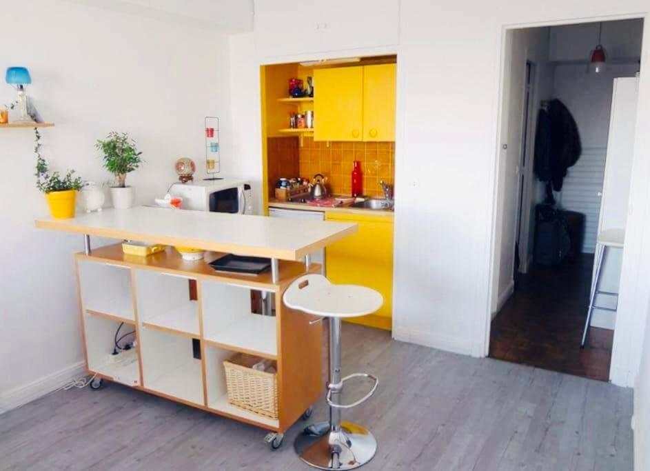 Amazing Eiffel Views At Cool Area Appartement Paris
