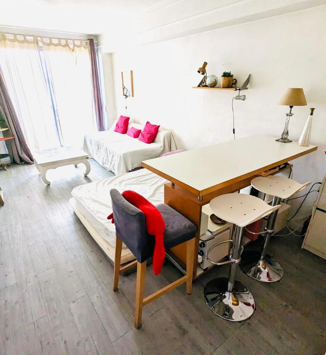Amazing Eiffel Views At Cool Area Appartement *