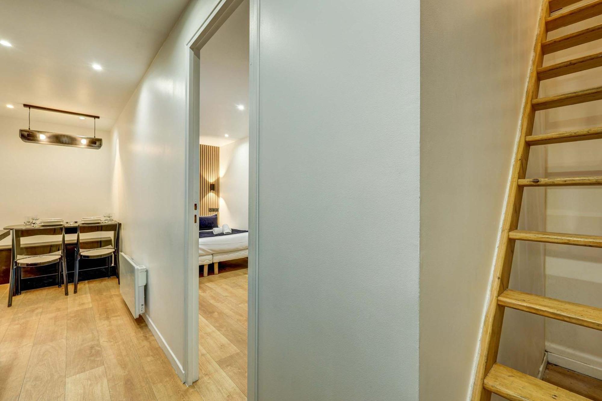 Modern And Renovated Next To Sacre-coeur Appartement