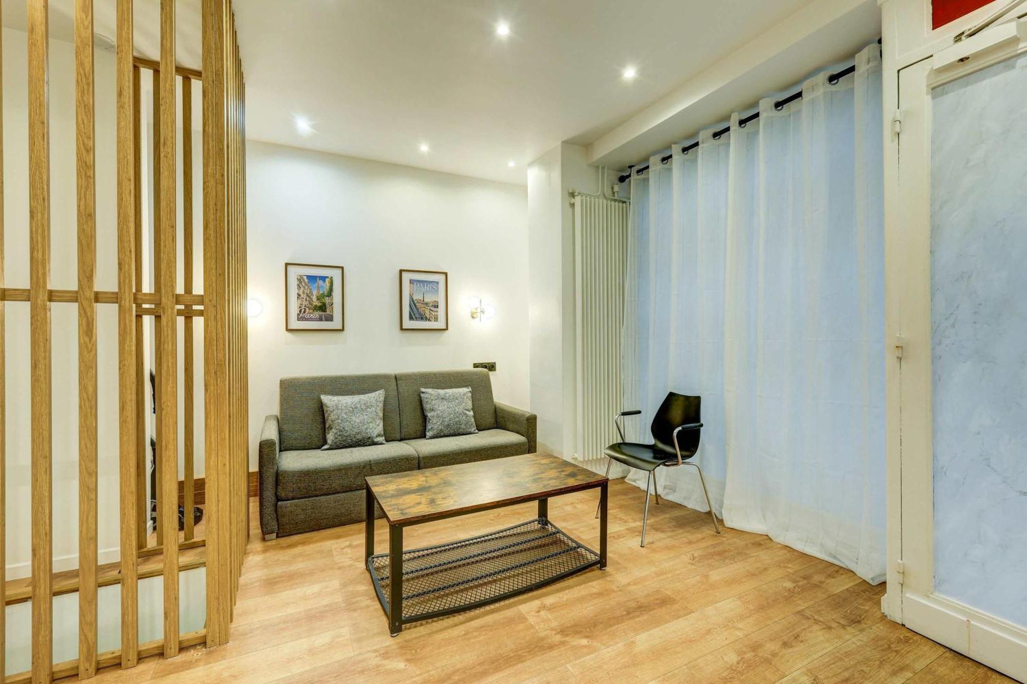 Modern And Renovated Next To Sacre-coeur Appartement Paris