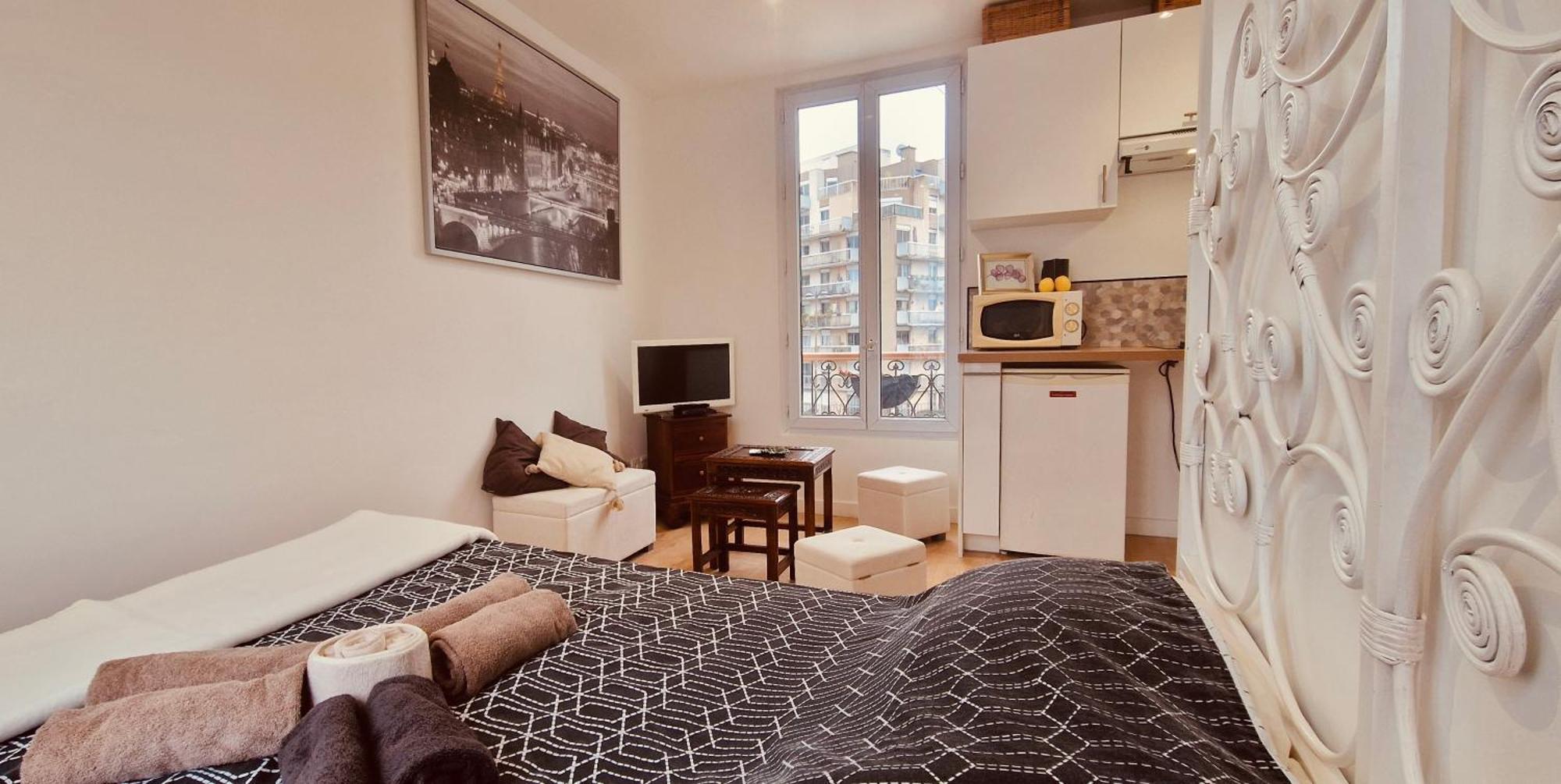 Appartement Des Tulipes In Paris
