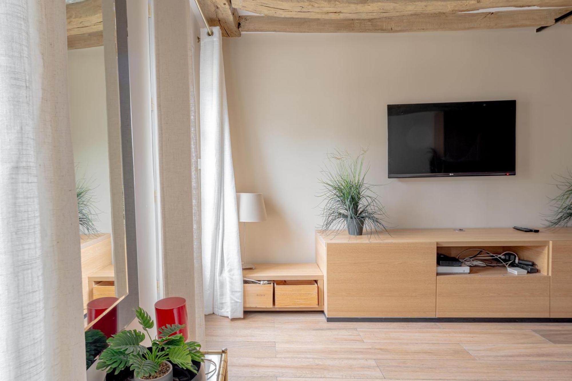 Heart Of Paris, Montorgueil, Charming Duplex Appartement