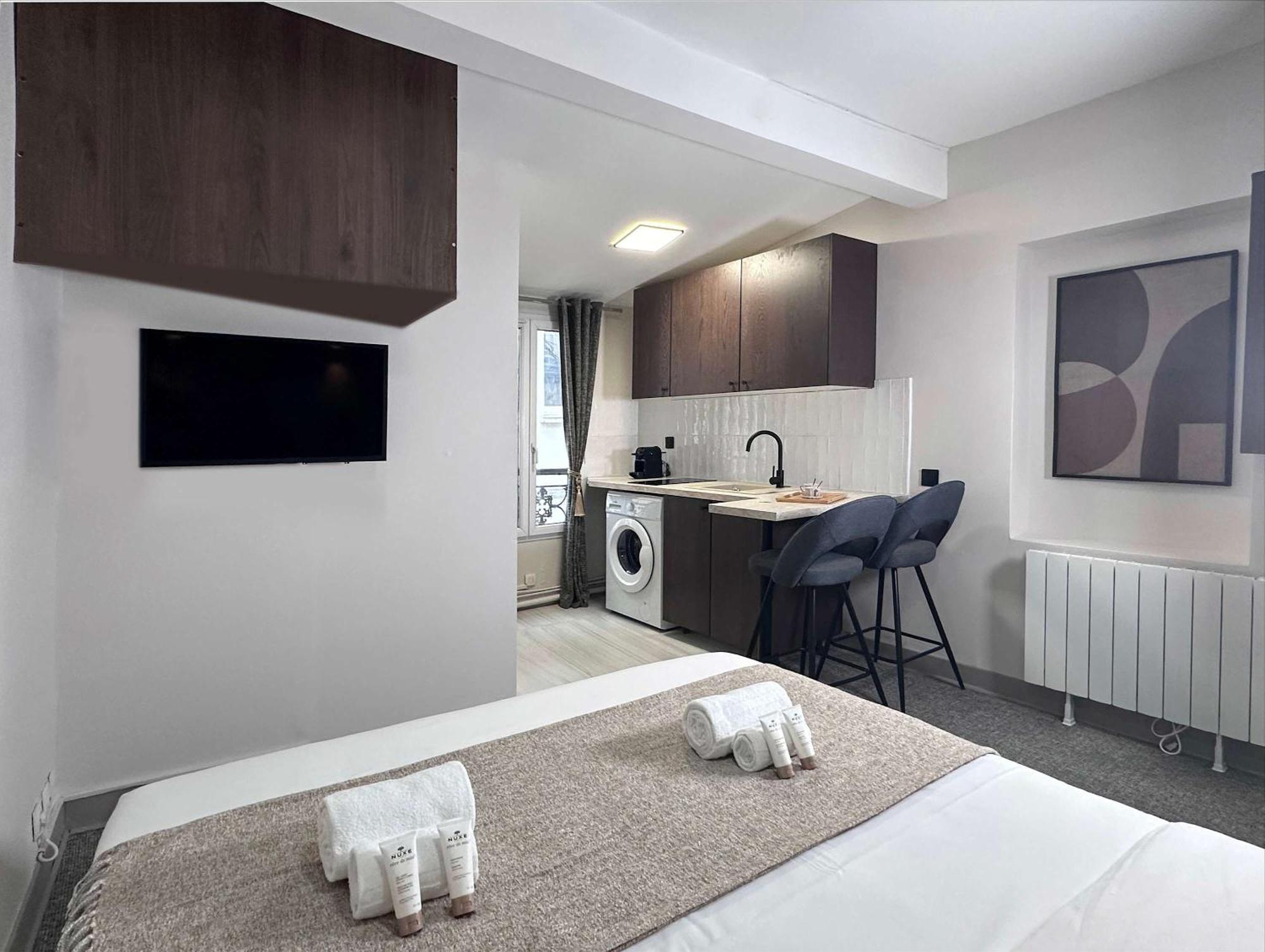 Charming Studio In Porte De Versailles Apartment