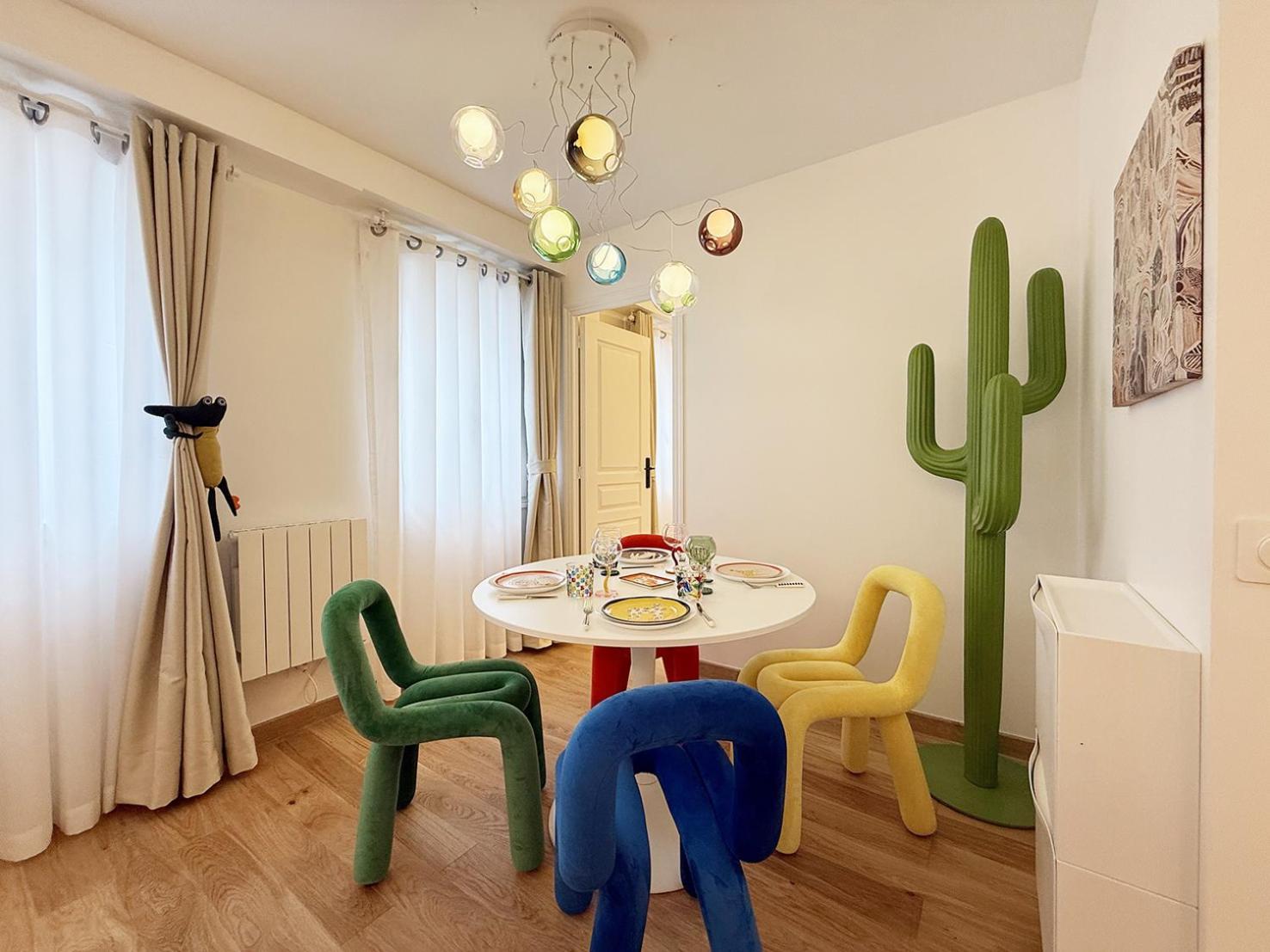 Apartment Pop Art & Vibrant Parisian Flat Paris