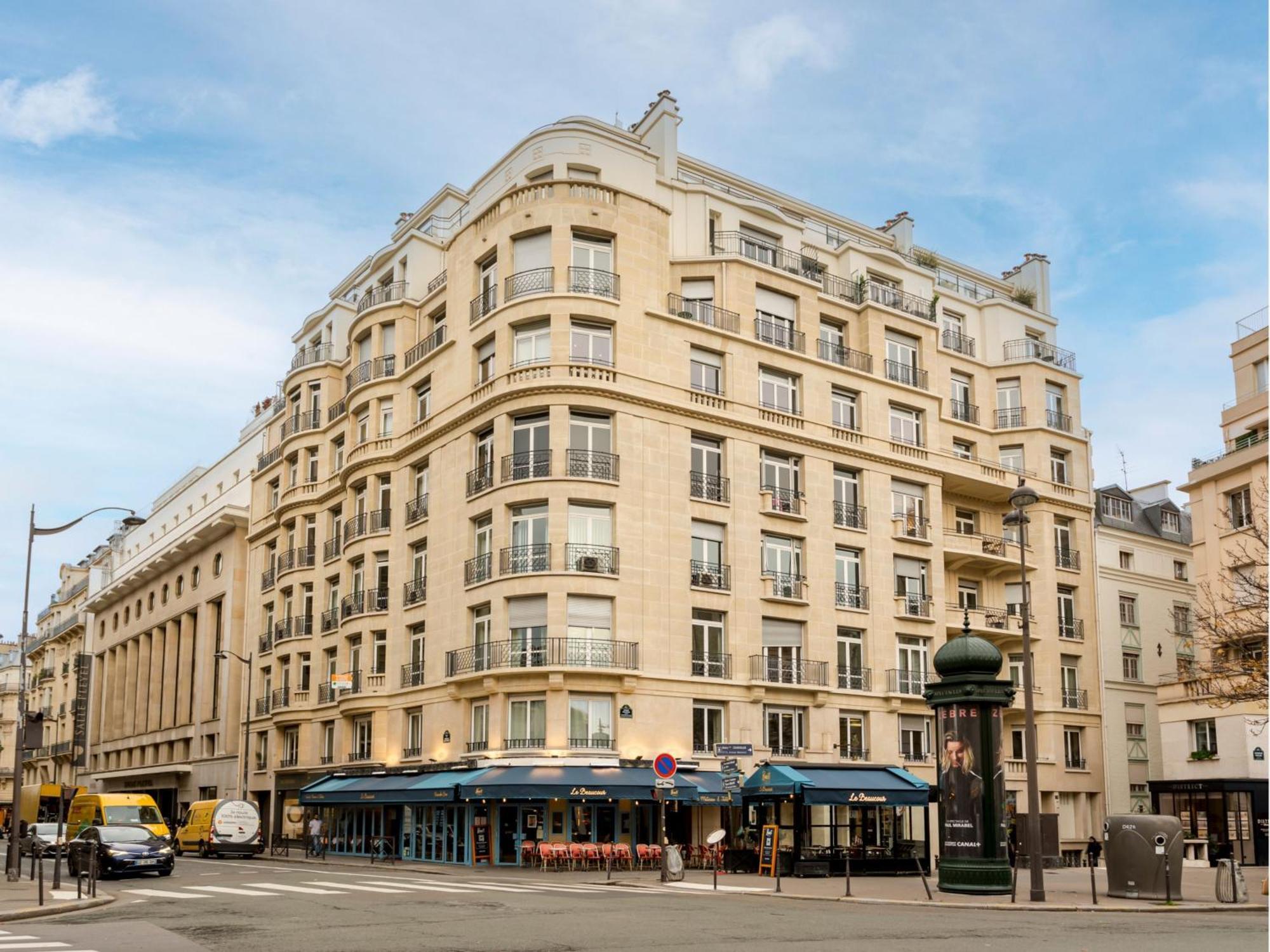 Merveil Signature Hoche - Eiffel Tower View Apartment
