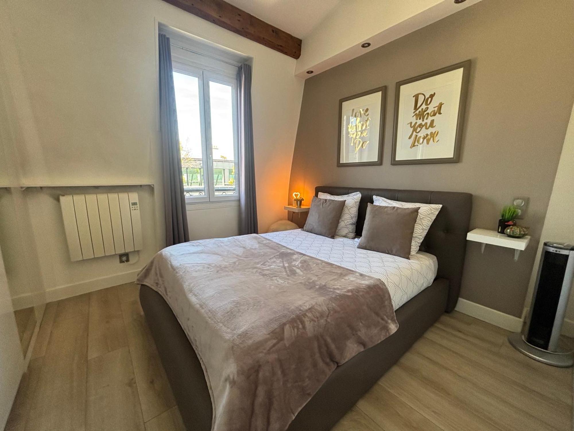 Appartement Loft Refait A Neuf En Dernier Etage 2 Paris