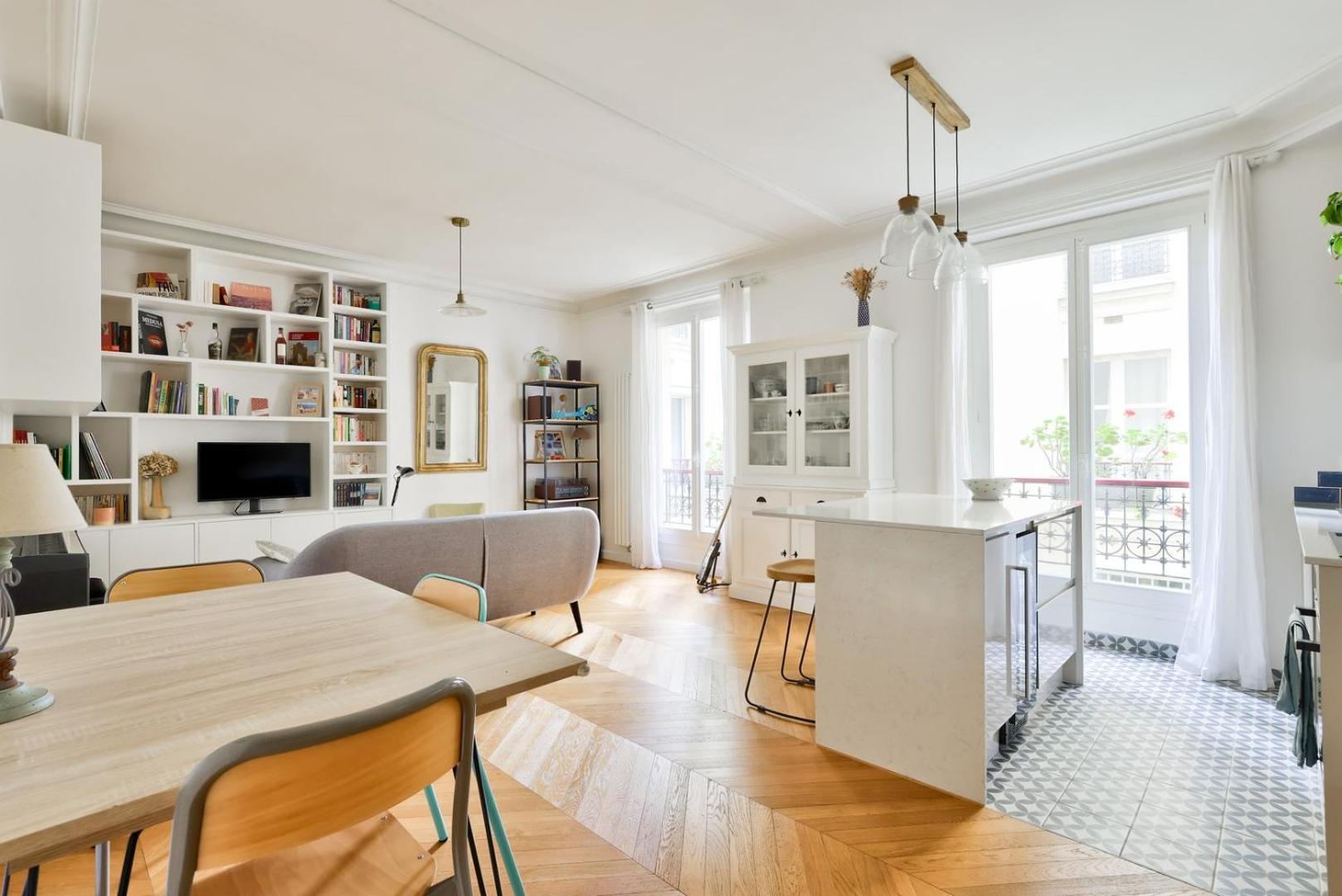 Bright In The Heart Of Le Marais Paris