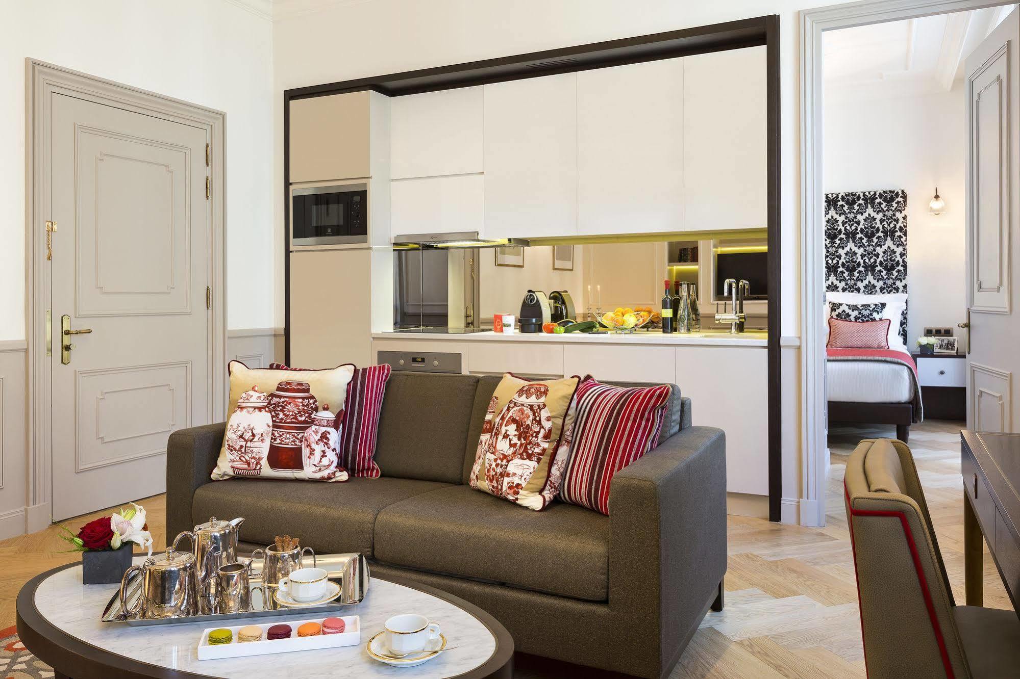 Hotel La Clef Tour Eiffel By The Crest Collection