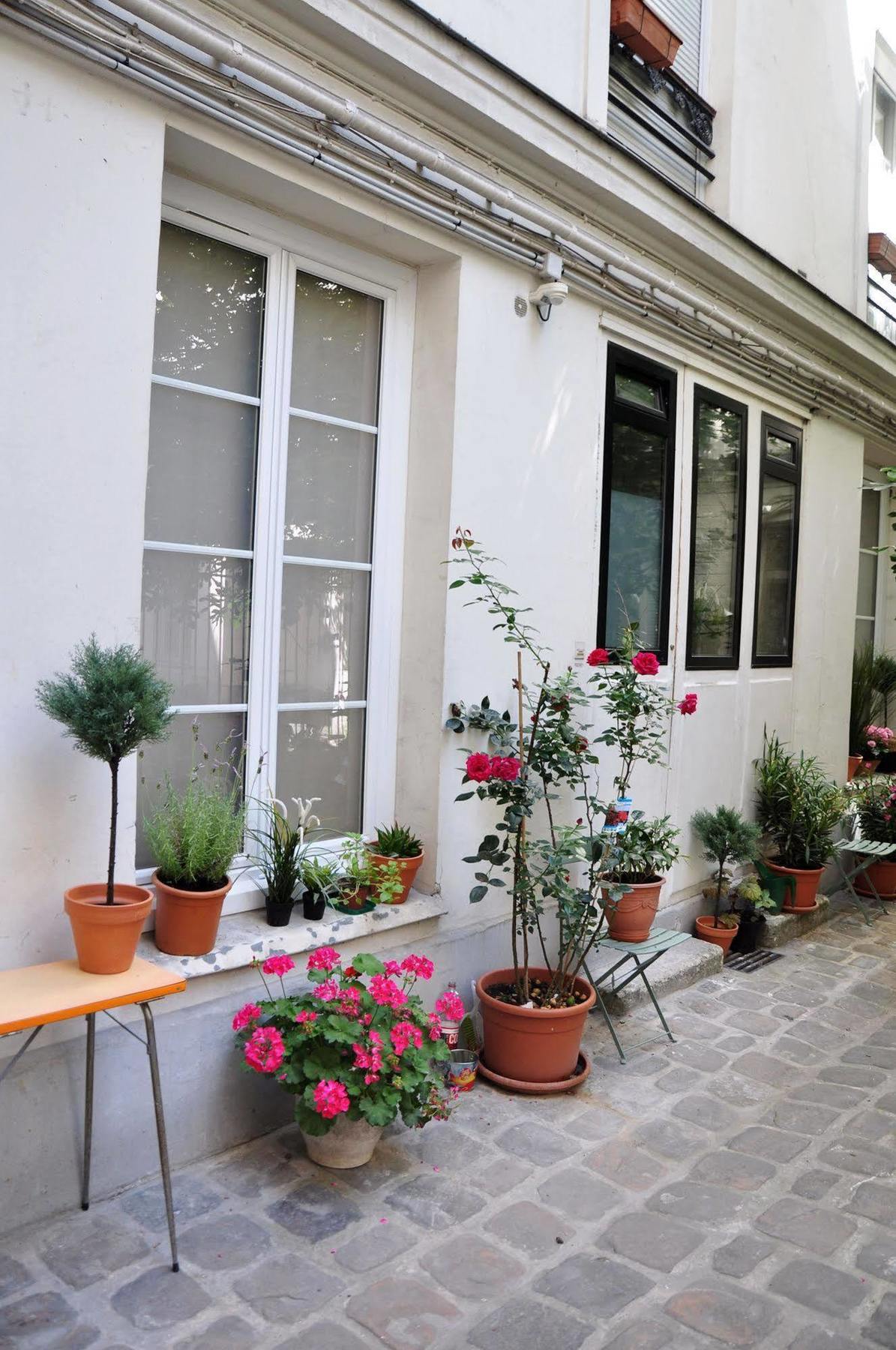 Artisan Lofts Courtyard Opera Apartment
